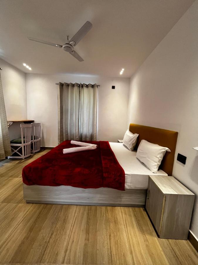 Homestay The White House *