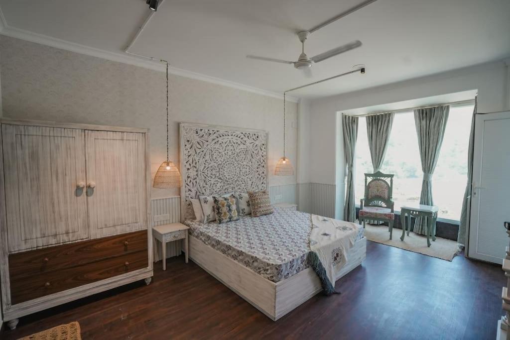 Aloha Ganga View 2bhk By Almost Heaven *