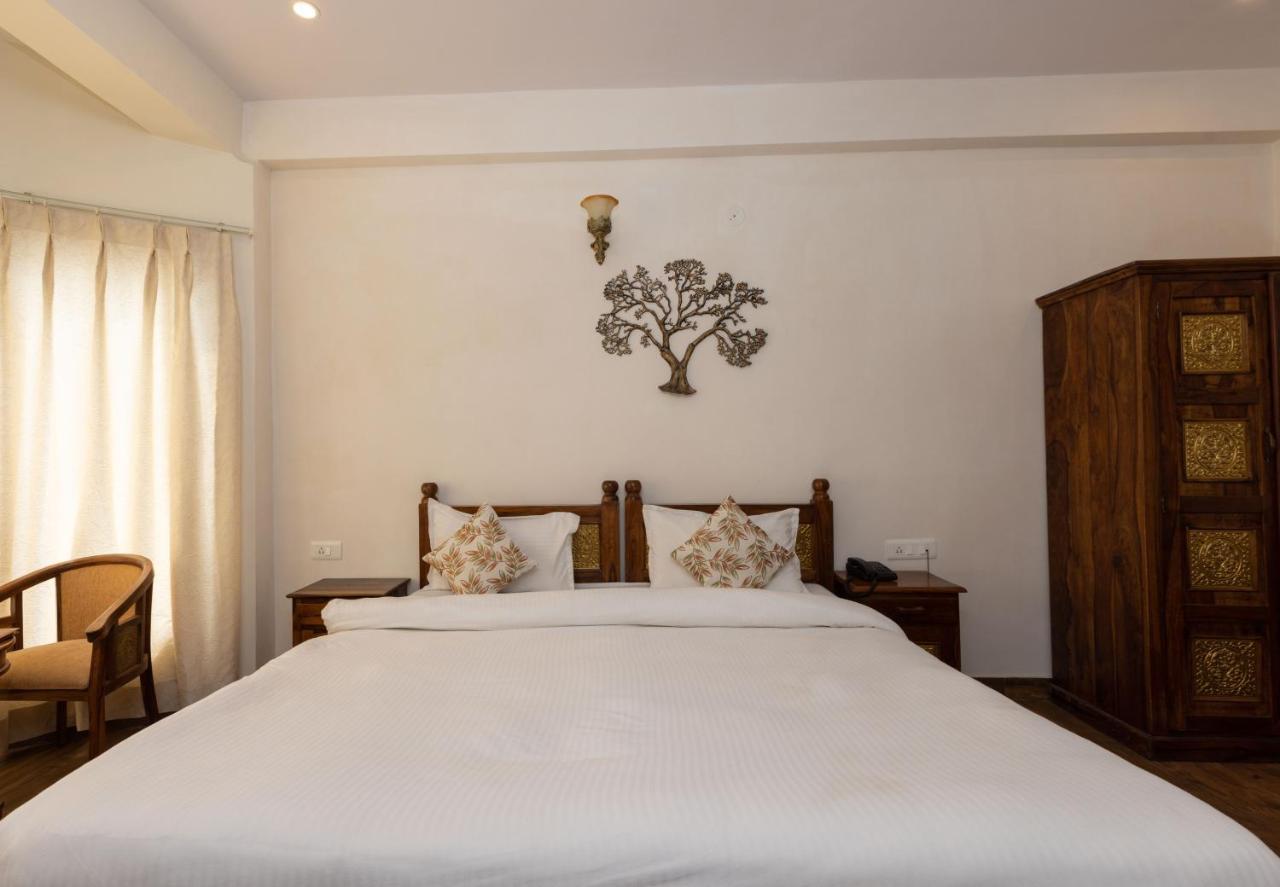 Yogved Hospitality & Hotel 3*