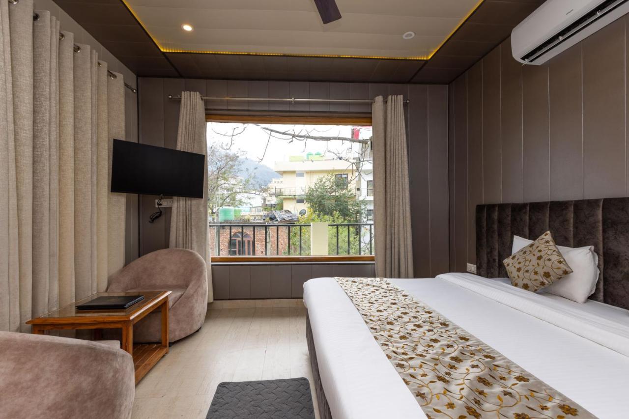 Yogved Hospitality & Hotel 3*