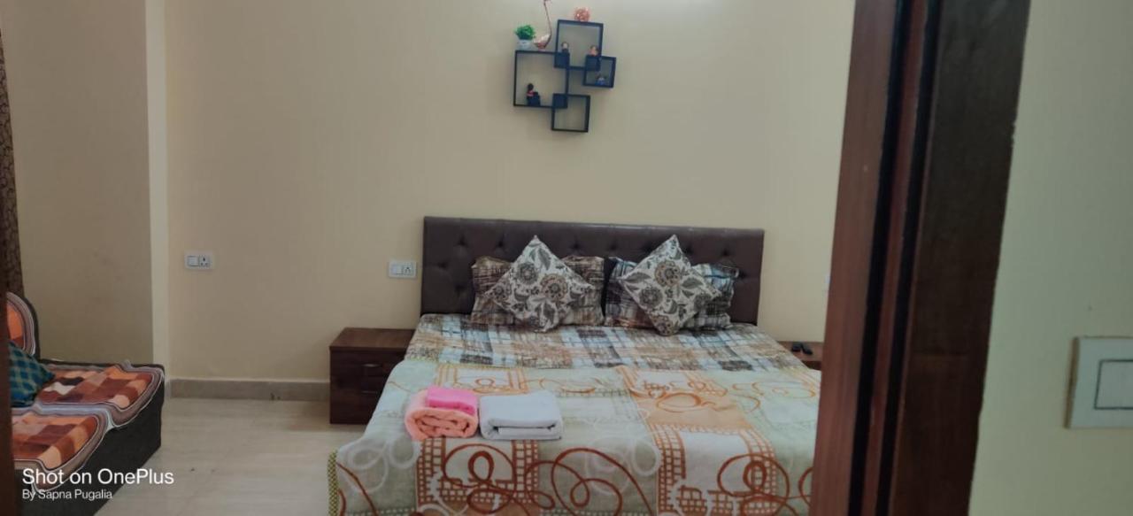 Holiday 1bhk Flats Tapovan *