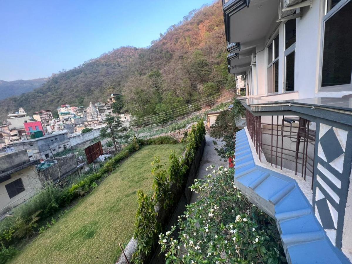 Manikut Guest house