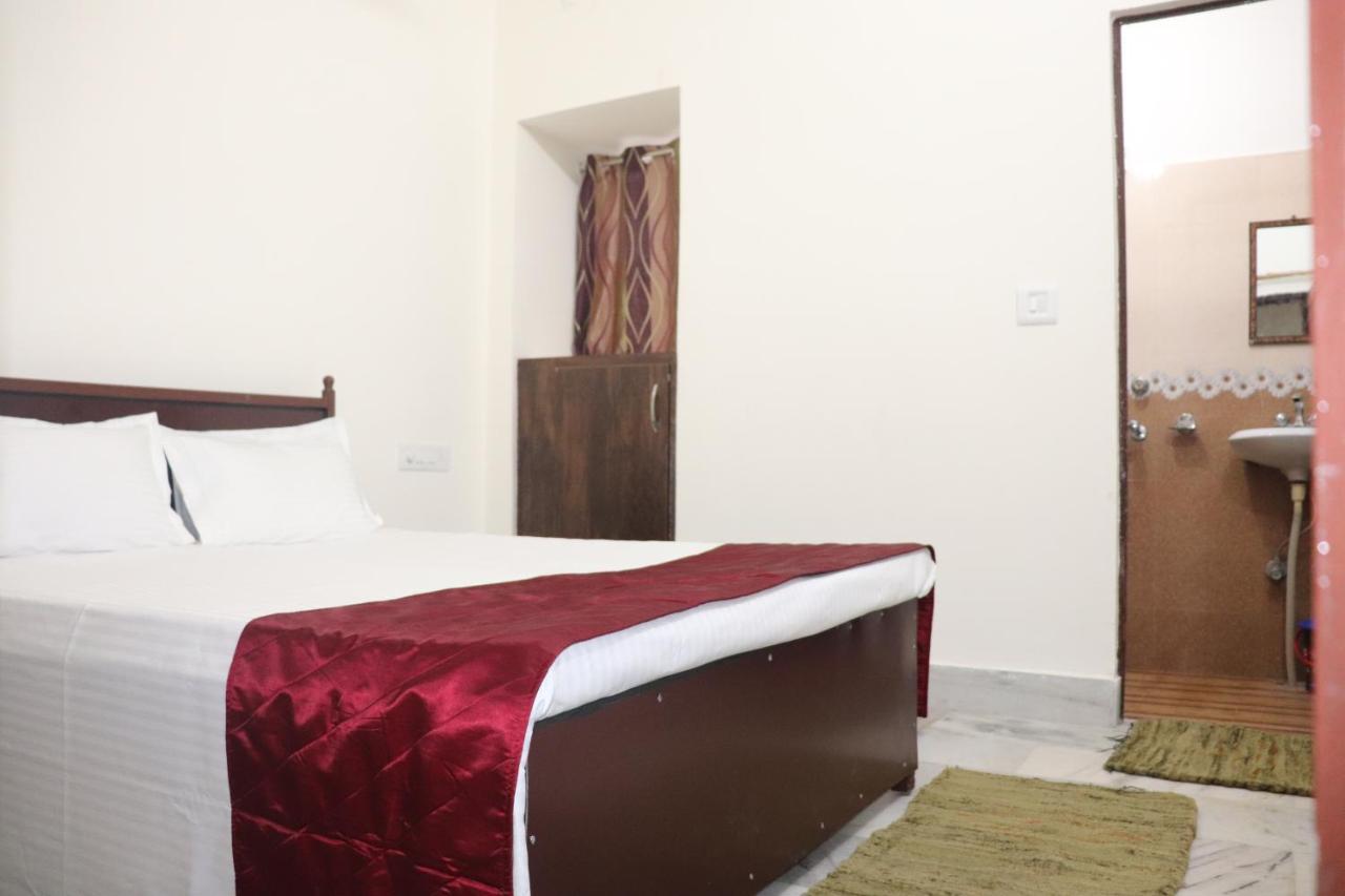 Hitam Guest house Rishikesh