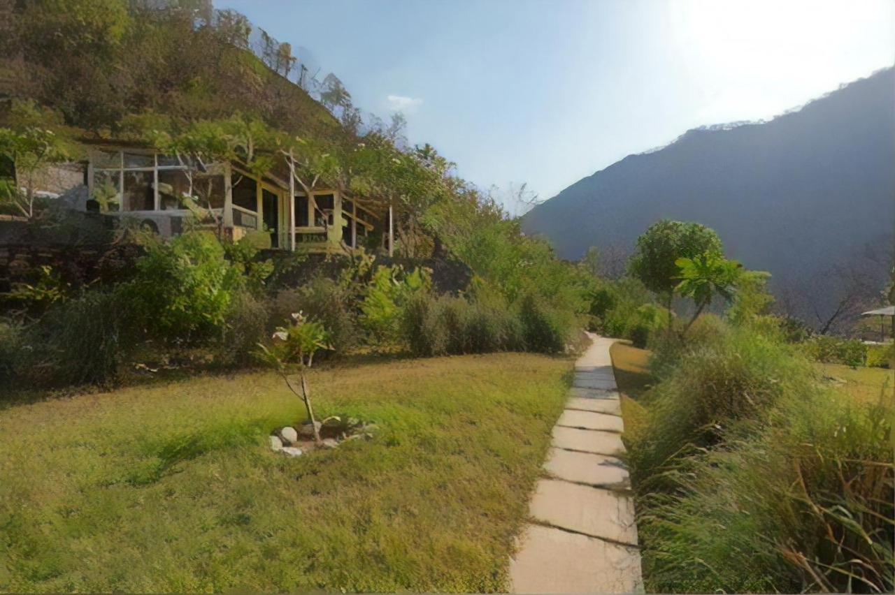 Aashraya On Ganga Bed & Breakfast Rishikesh