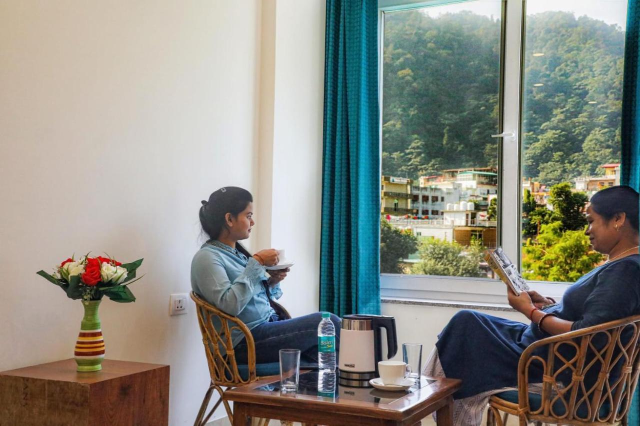 Dhakad Gold - Tapovan, Hotel