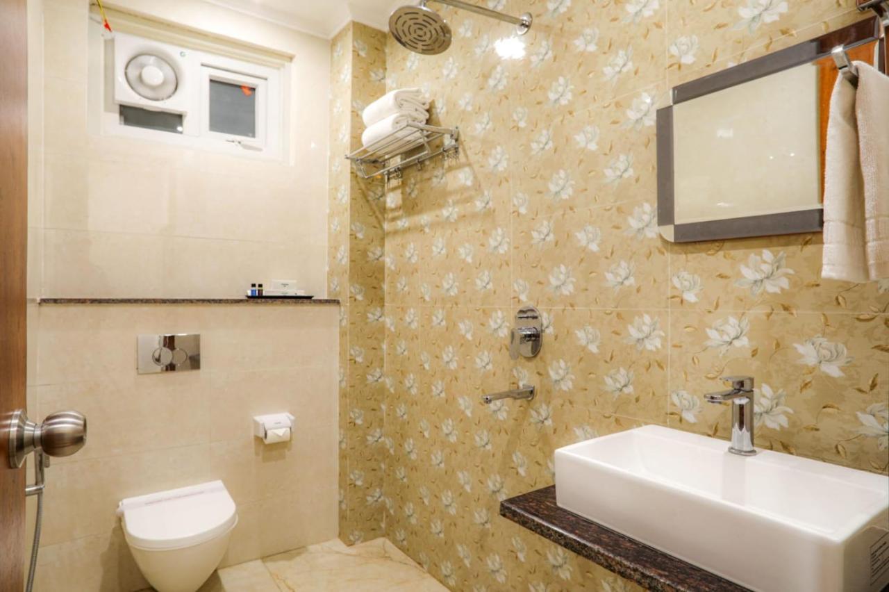 Hotel Dhakad Gold - Tapovan, 3*