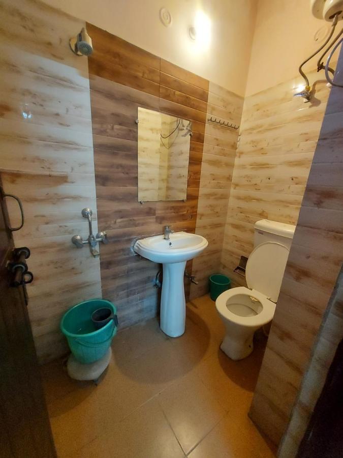 Ensquare - View, Location, Rooftop Cafe & Live Music Apartment Rishikesh