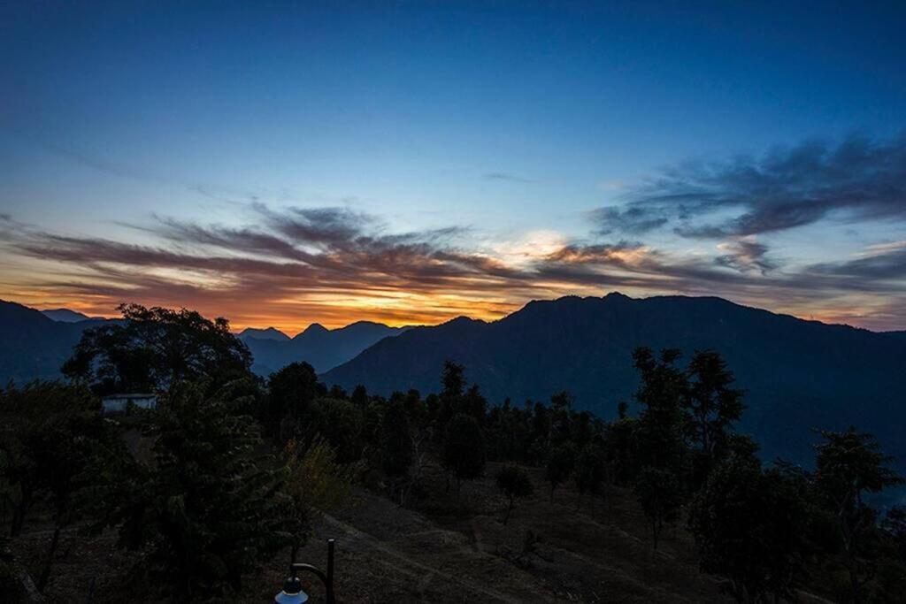 A Majestic Luxurious Overlooking The Ganges * Rishikesh