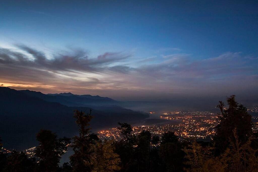 Villa A Majestic Luxurious Overlooking The Ganges *