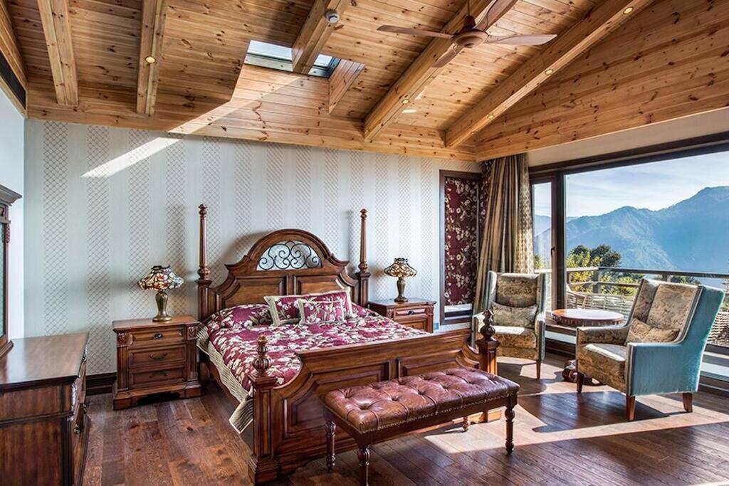 Villa A Majestic Luxurious Overlooking The Ganges Rishikesh