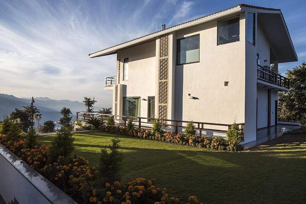Villa A Majestic Luxurious Overlooking The Ganges Rishikesh