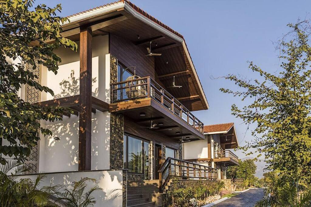 A Majestic Luxurious Overlooking The Ganges Villa Rishikesh