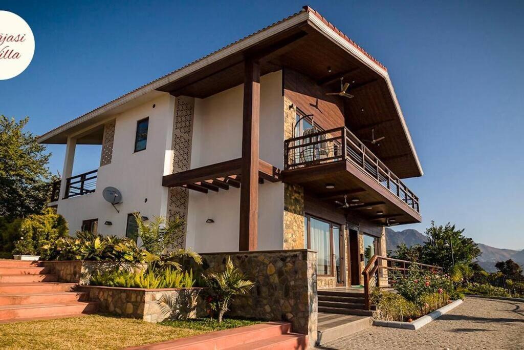 Villa A Majestic Luxurious Overlooking The Ganges
