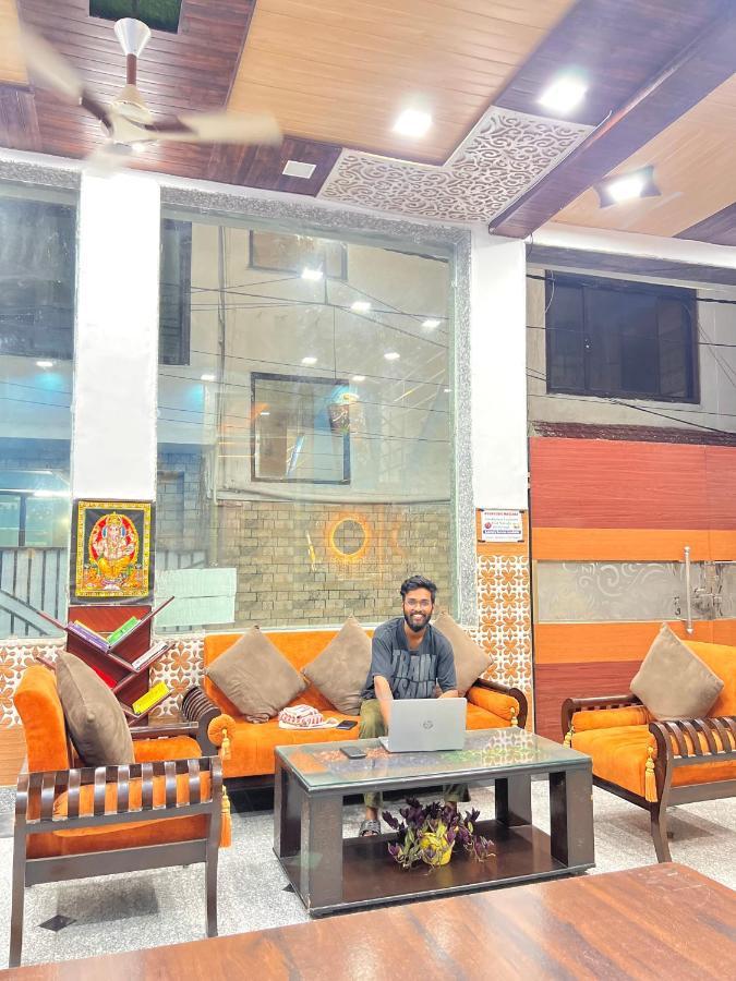 Hostel Shanti And Garden Cafe