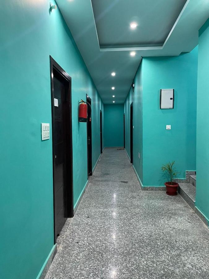 Hotel Manohar *