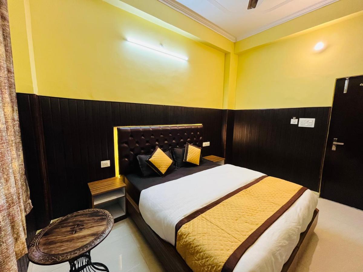 Hotel Manohar *