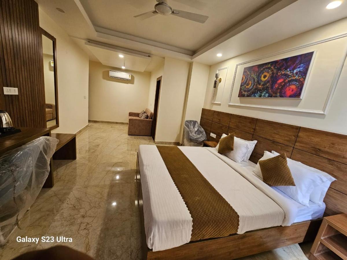 Hotel Nirvana Bliss, Behind Parmarth Niketan Rishikesh