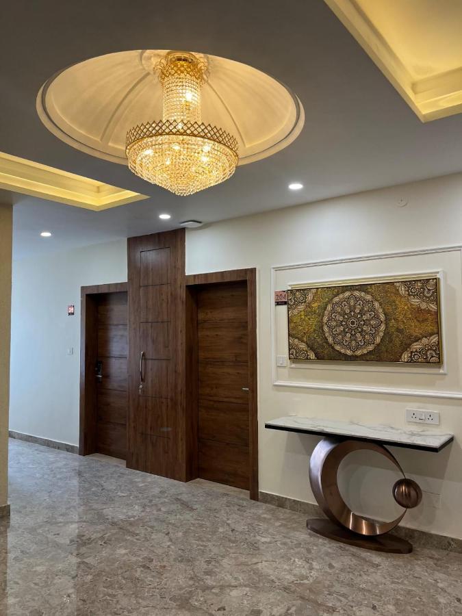 Nirvana Bliss, Behind Parmarth Niketan Hotel