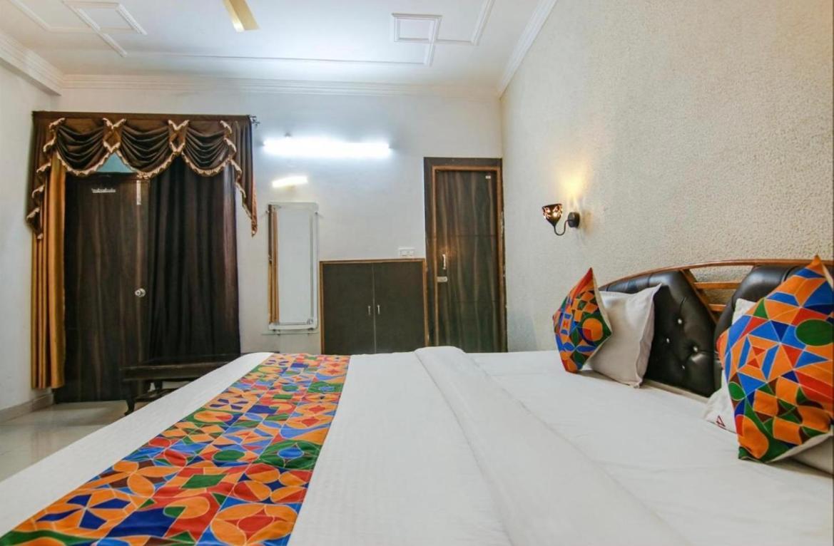 Hostel 4 *