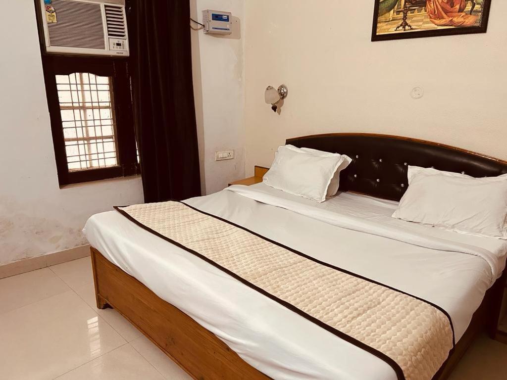 4 U Premium Tapovan Bed & Breakfast 3*