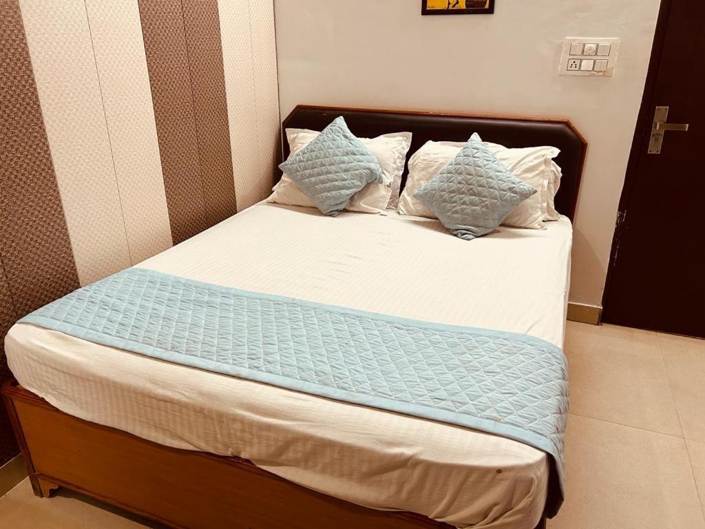 Bed & Breakfast 4 U Premium Tapovan