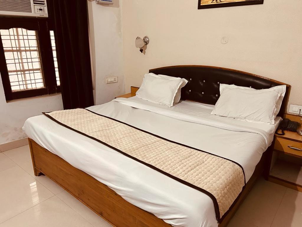 Bed & Breakfast 4 U Premium Tapovan 3*