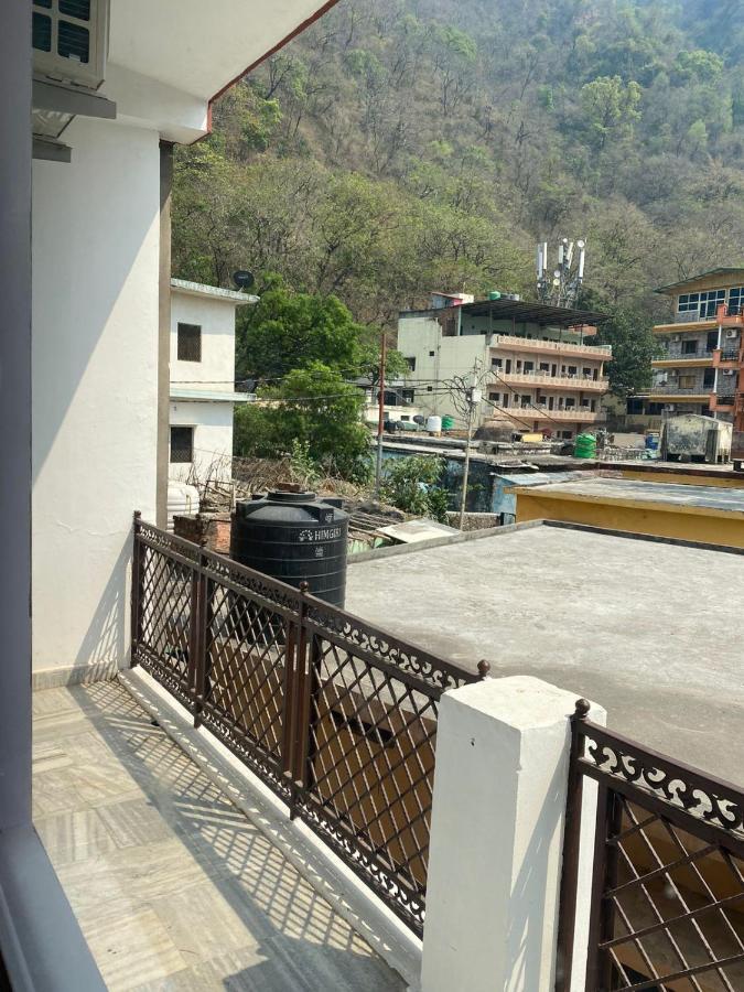 Surya Laxman Jhula Hotel *
