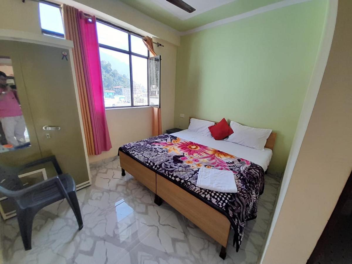 Hotel Om Shaku Ganga Palace Rishikesh