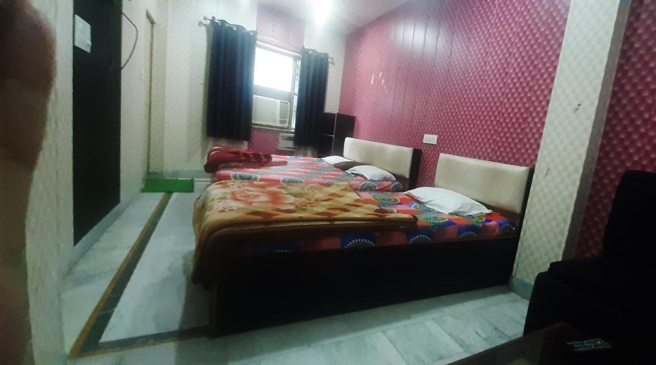 Divya * Rishikesh