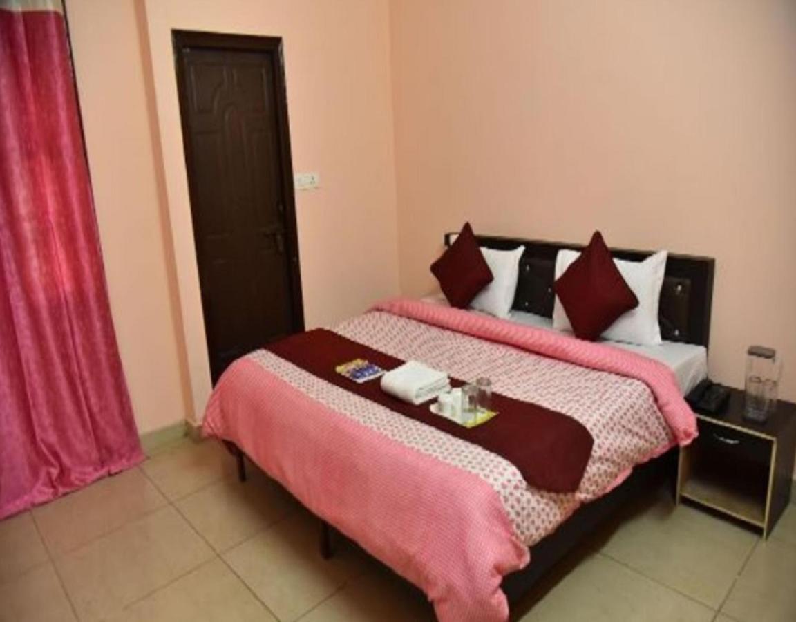 Bed & Breakfast Raja Palace By Stayapart *