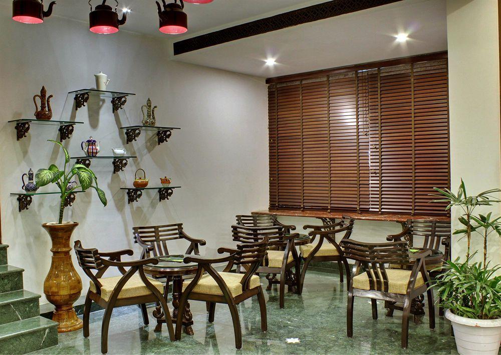Hotel Ellbee Ganga View 4*