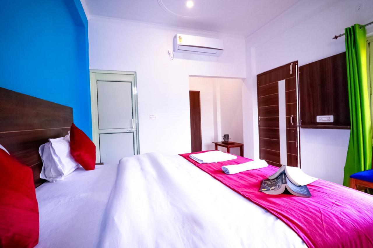Manzil Hostel *