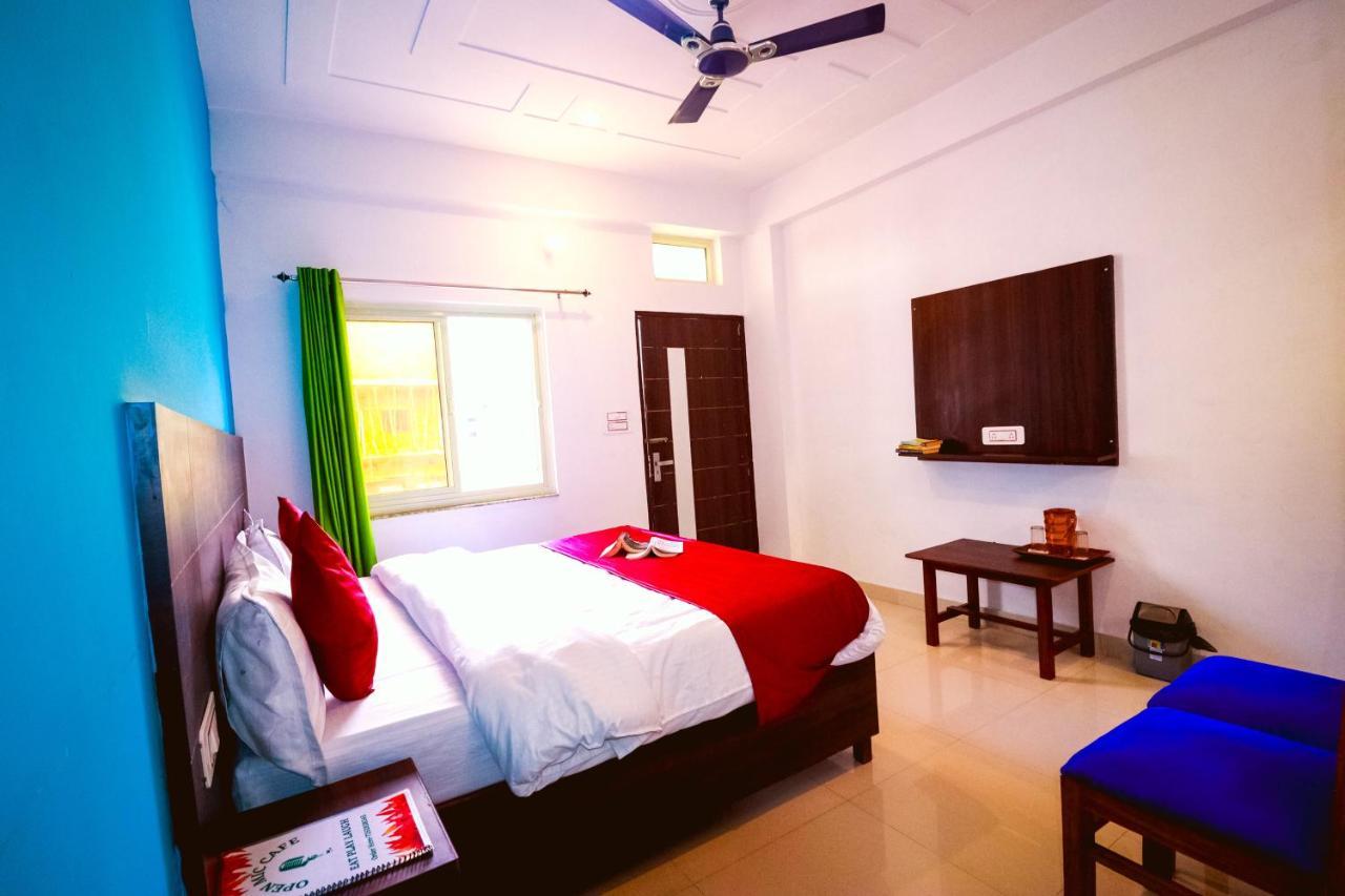 Manzil Hostel *