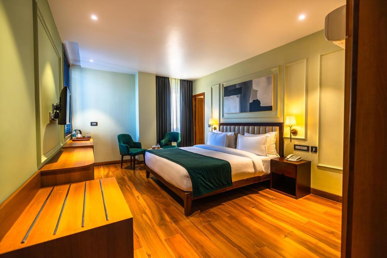 Clarks Express, Hotel 3*