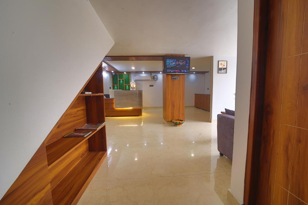 Hotel Mahadev