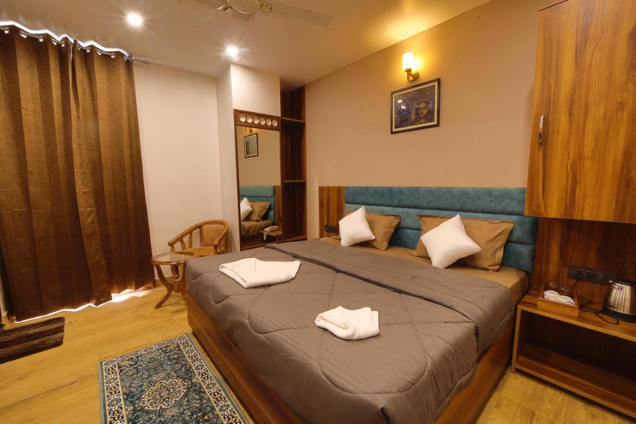 Mahadev Hotel Rishikesh