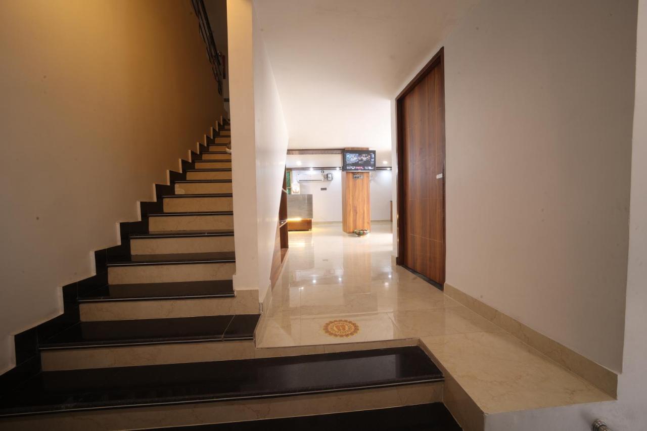 Mahadev Hotel