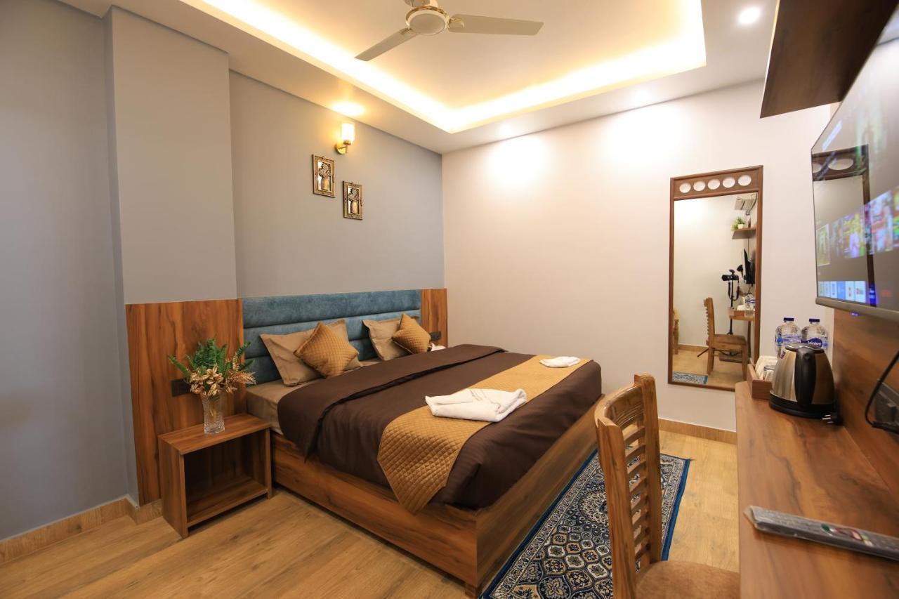Mahadev Hotel Rishikesh
