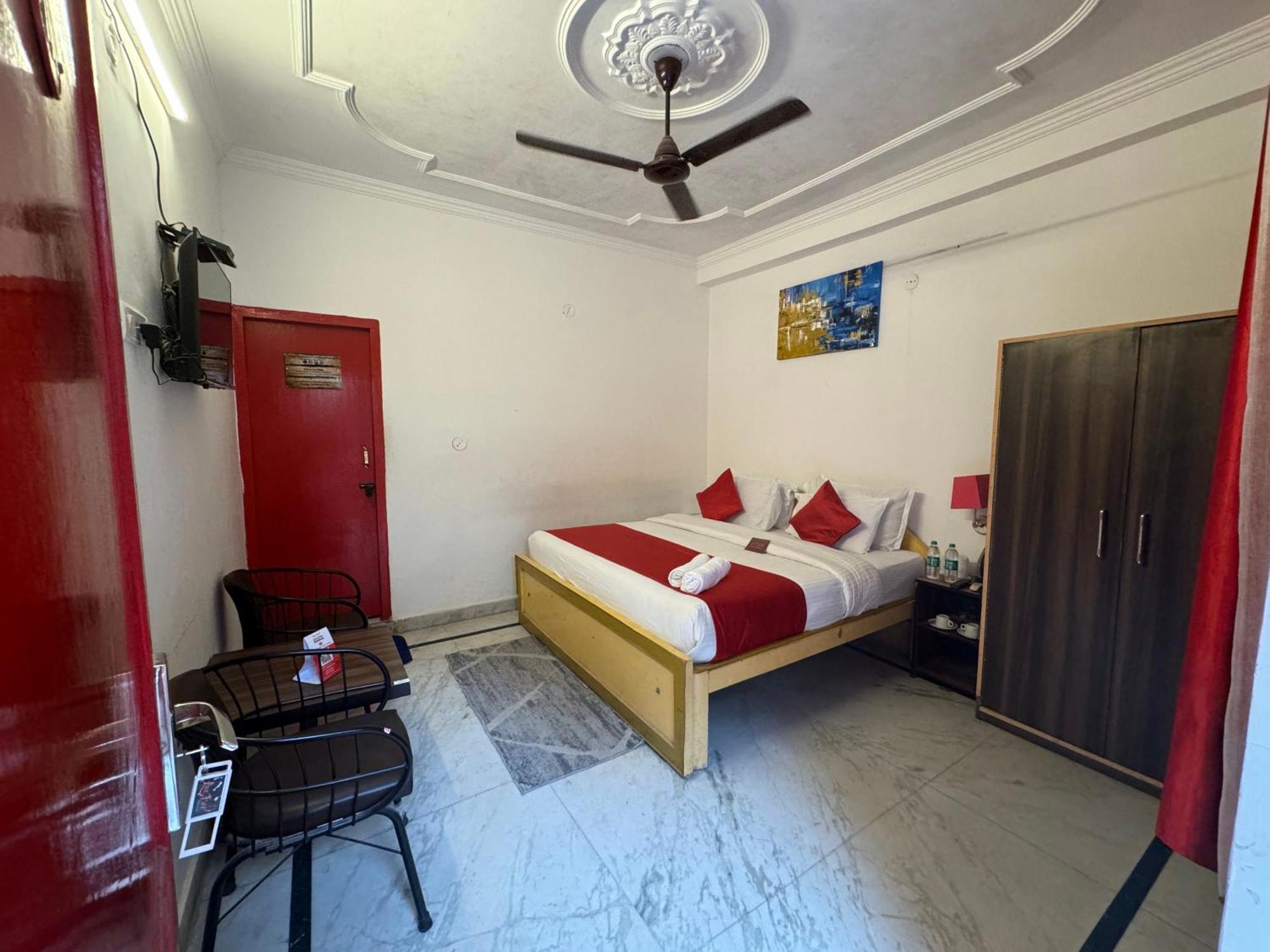 Live Free Hostel