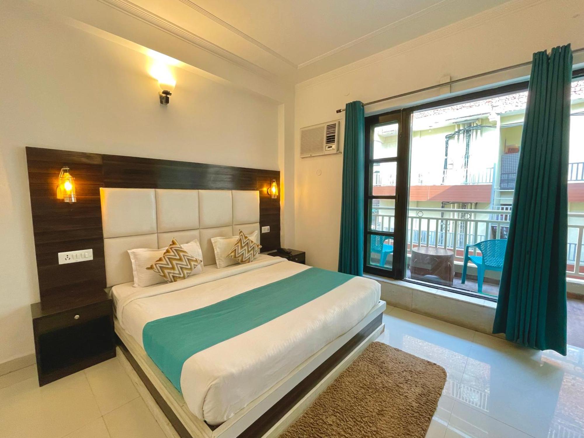 The Wraveler Tapovan And Dorms *