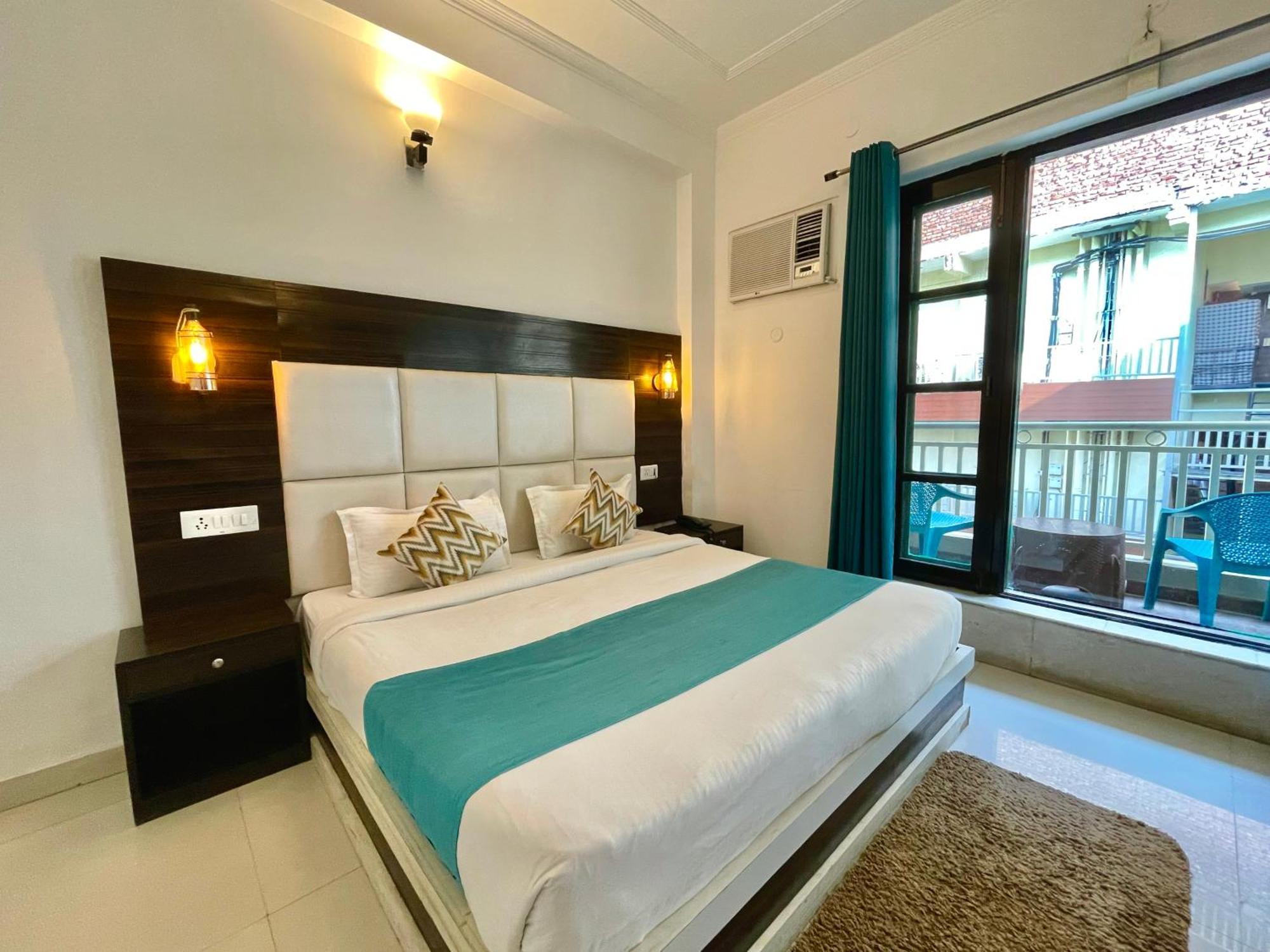 The Wraveler Tapovan And Dorms *
