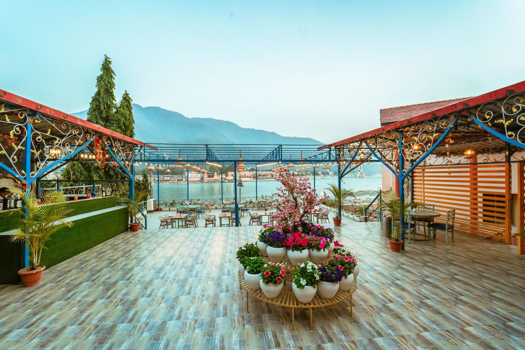 The Neeraj Ganga Heritage Palace Hotel 4*