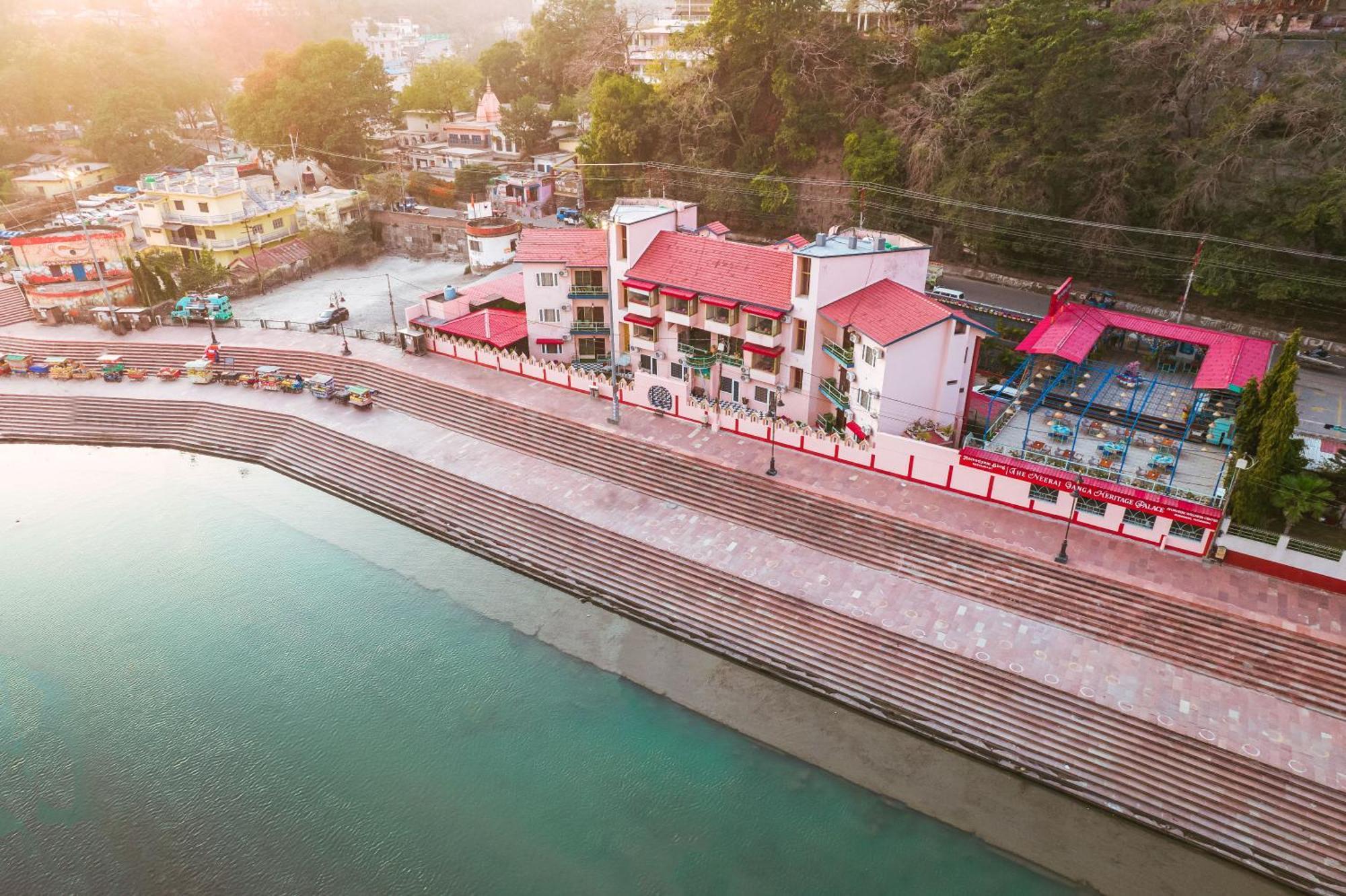 Hotel The Neeraj Ganga Heritage Palace 4*