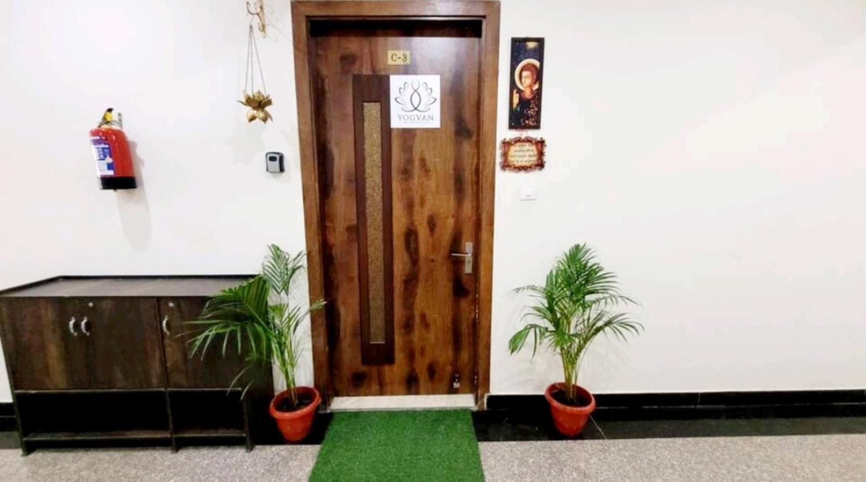 Apartment Yogvan Luxury 1bhk Tapovan *