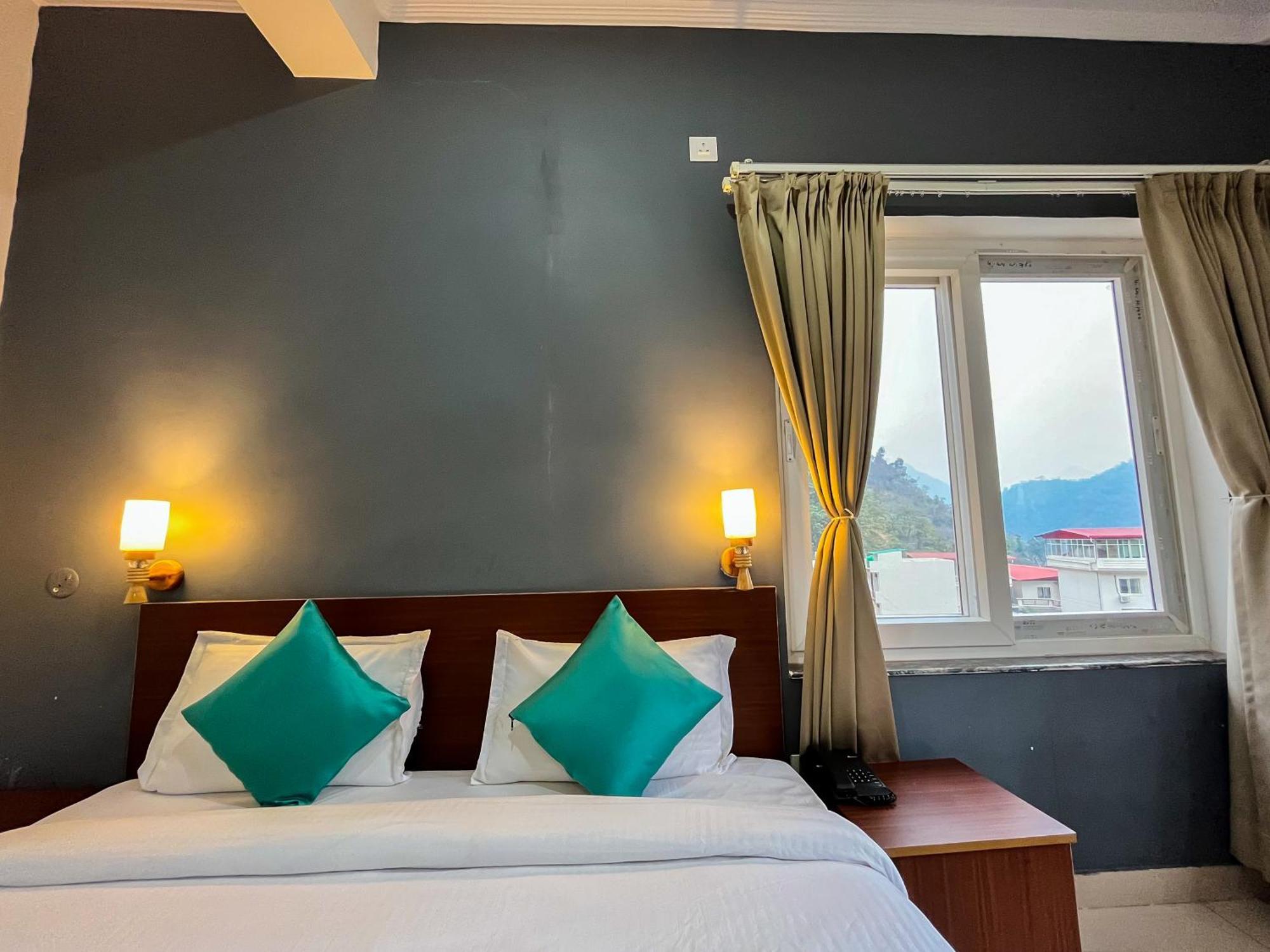 The Yachis Hotel *