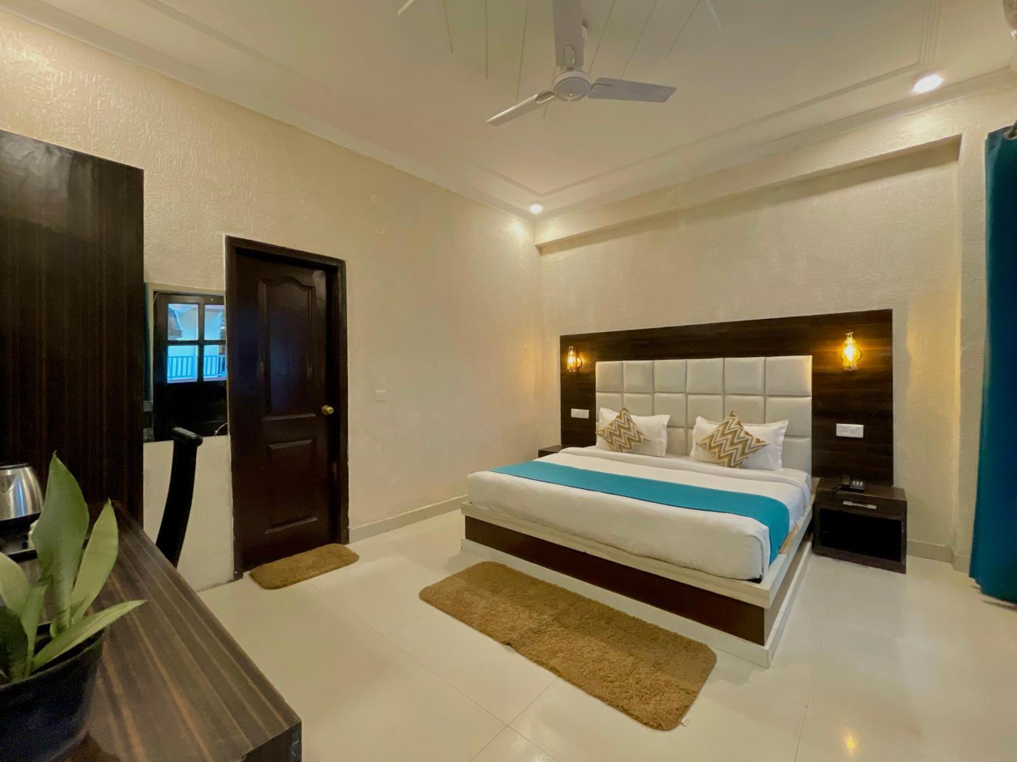 Hostel The Wraveler Tapovan And Dorms