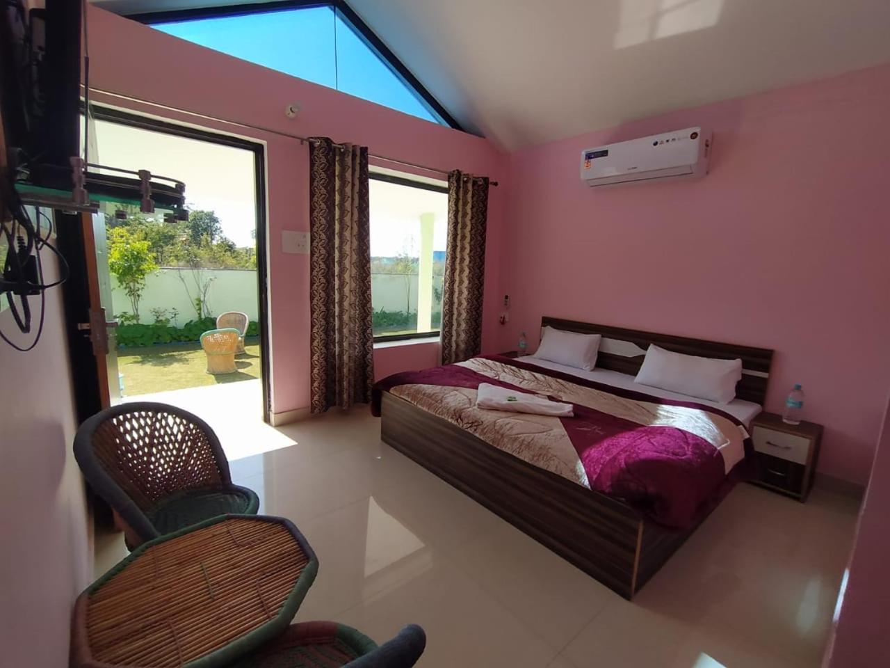 Guest house Rajaji Retreat *