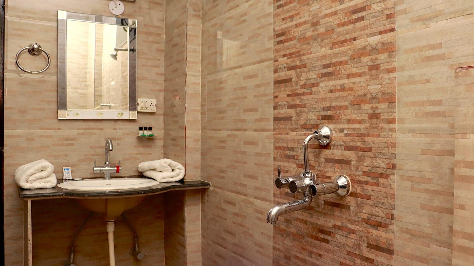 Leisure Palace Hotel Rishikesh