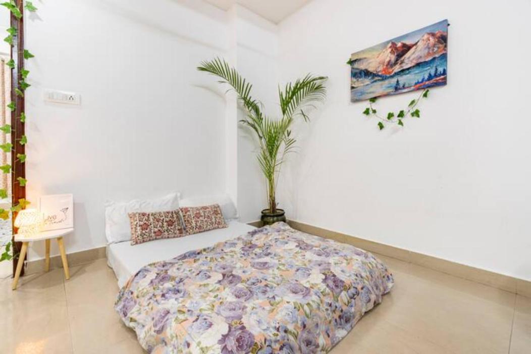 Ensquare - 2 Bedroom Mountain View With Kitchen, Rooftop Cafe, Live Music