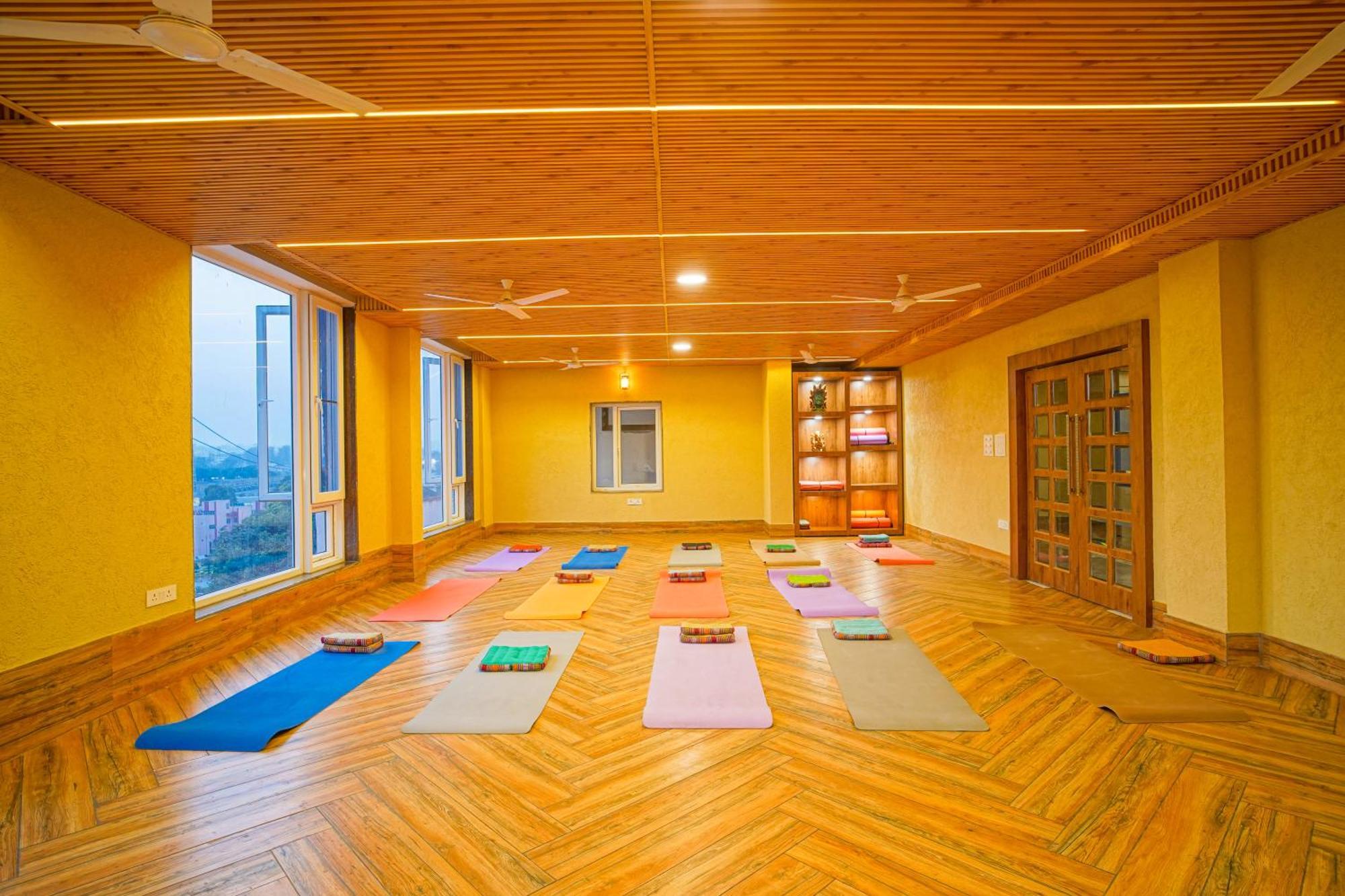 Nirvana Bliss, Behind Parmarth Niketan Hotel